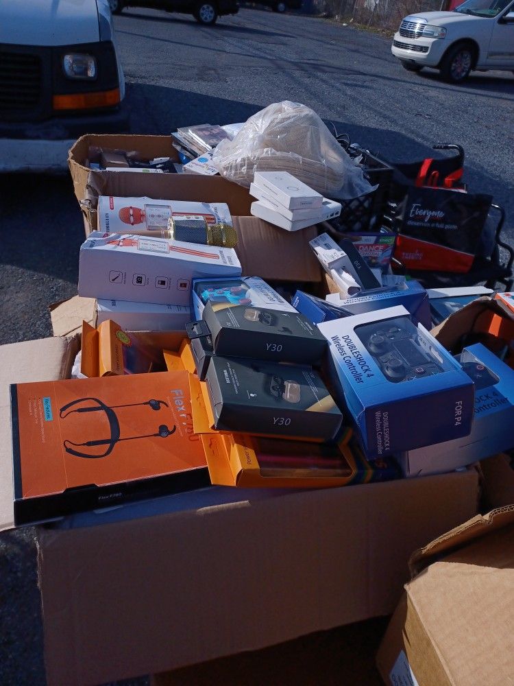 Mixed Electronics We Make Yards Sale Today Only