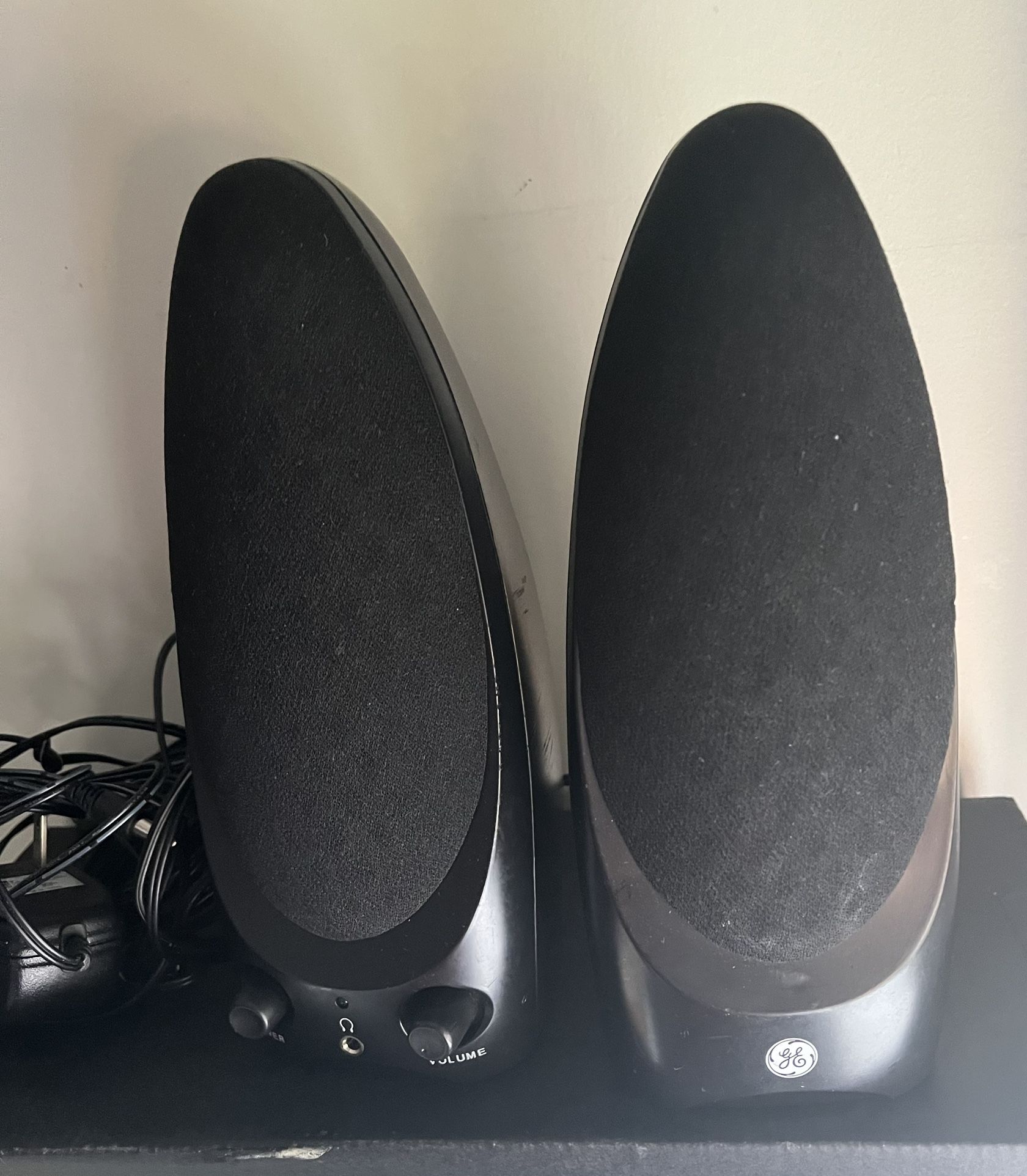 GE Millennium Speaker System (2- Piece)