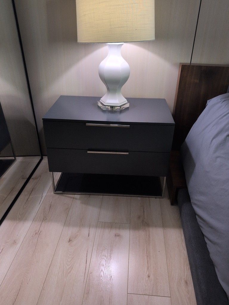 2x Modern Bedside Tables