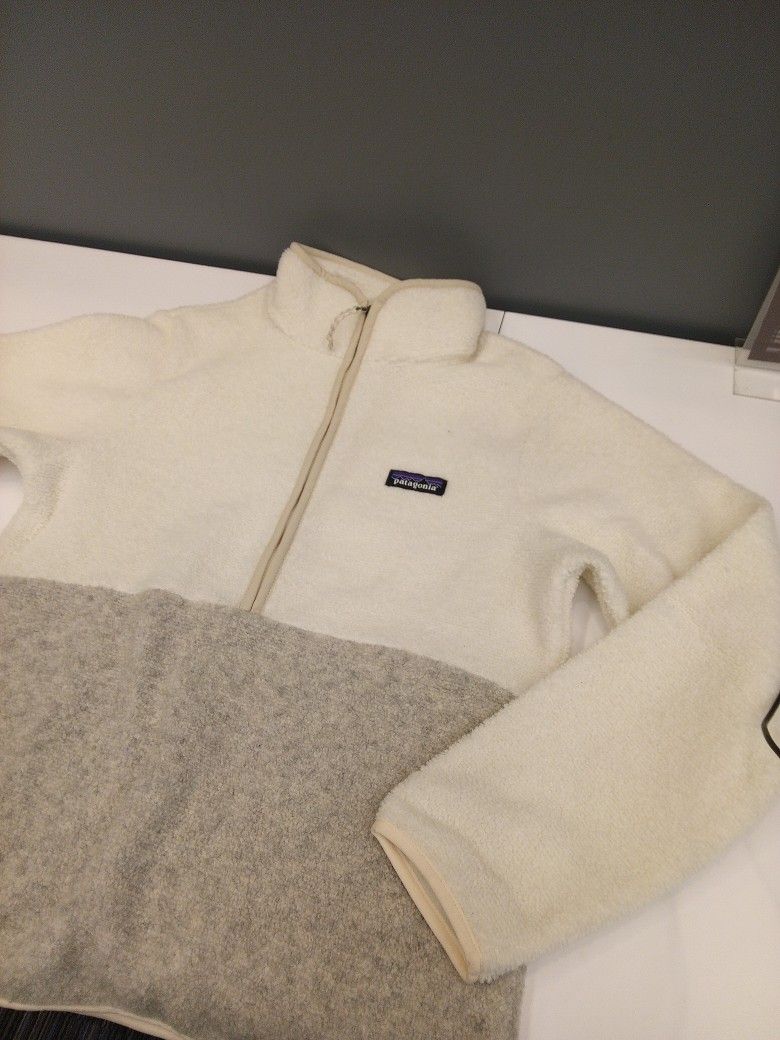 Patagonia Women's Size Small- NEW!