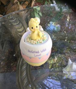 PRECIOUS MOMENTS “ hatched with love” - 2001