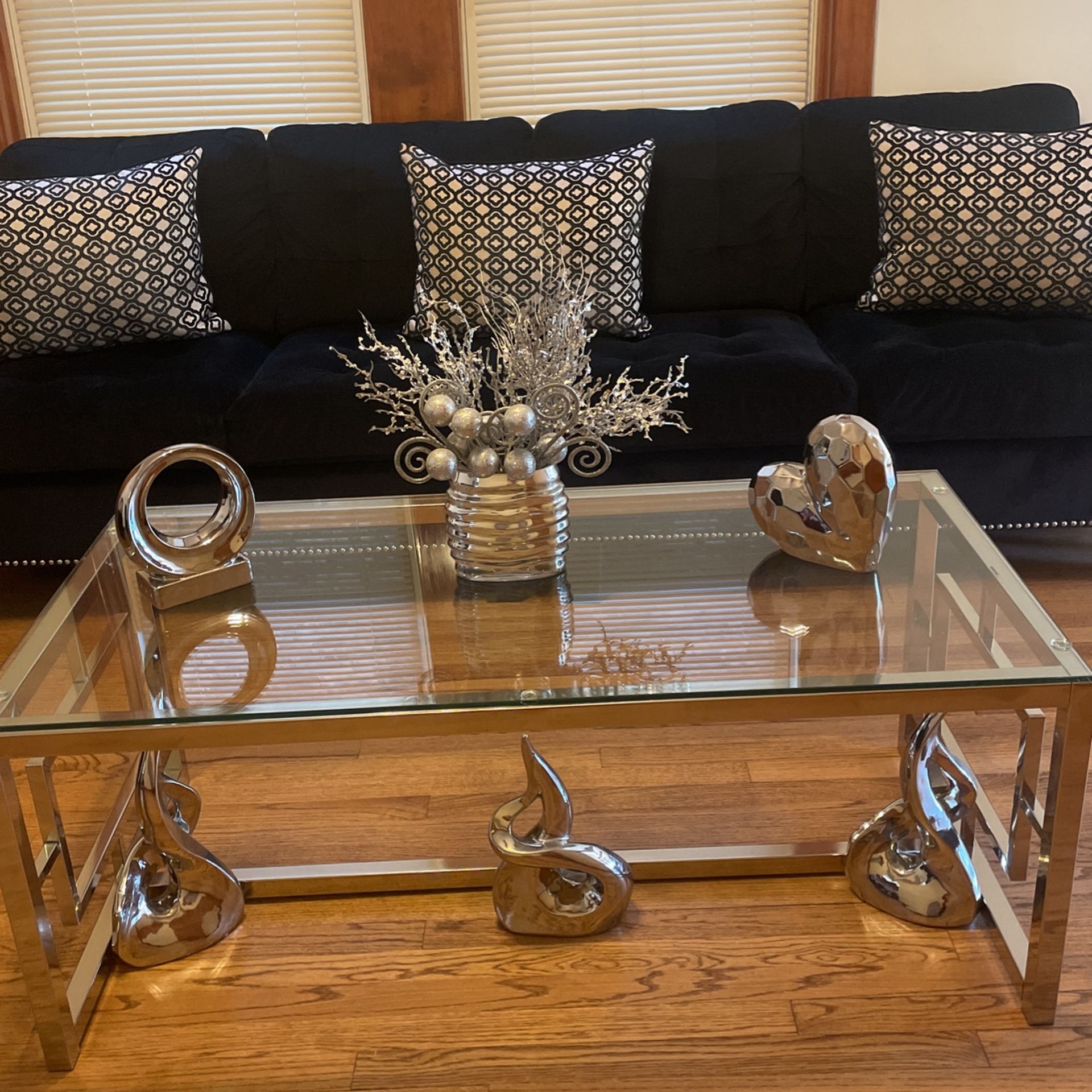 Black Sectional And End Tables
