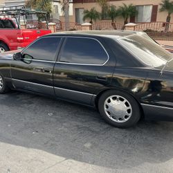 1996 Lexus LS 400