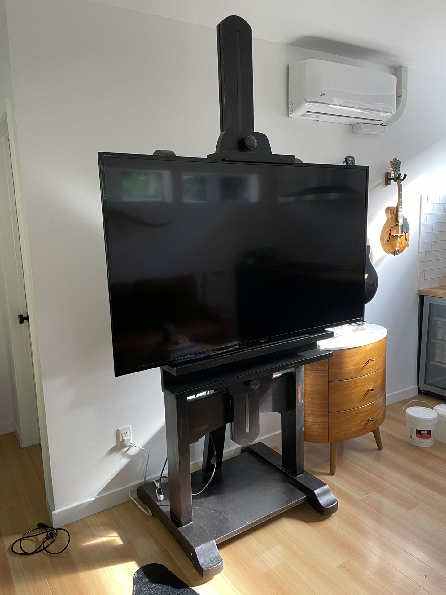 Restoration Hardware TV Easel for Sale in Los Angeles, CA OfferUp