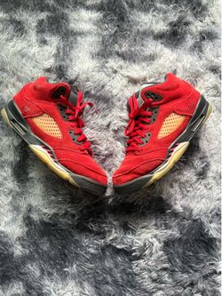 Jordan 5 raging bull size 7Y