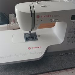 Singer C7220 Sewing Machine 