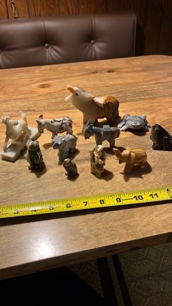 Collection darker onyx figurines