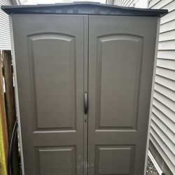 Rubbermaid Big Max 5ft x 6ft Vertical Shed