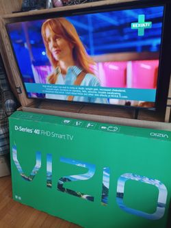 VIZIO 40IN SMART TV WITH BOX