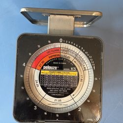 Vtg Mechanical Postal Scale Pelouze Model K5  5 Pound Capacity 