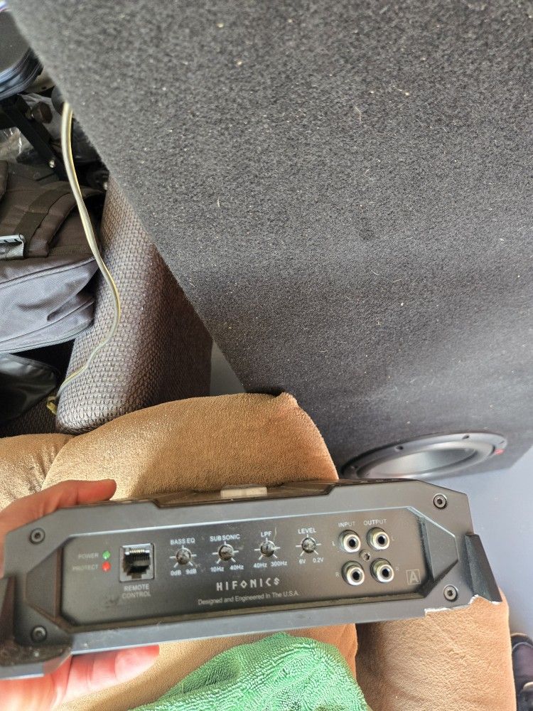 2 Rockford Fosgate Subs With Amp