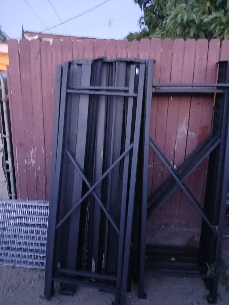 Metal/wire Shelving Units
