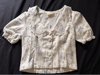 White and floral blouse, size M