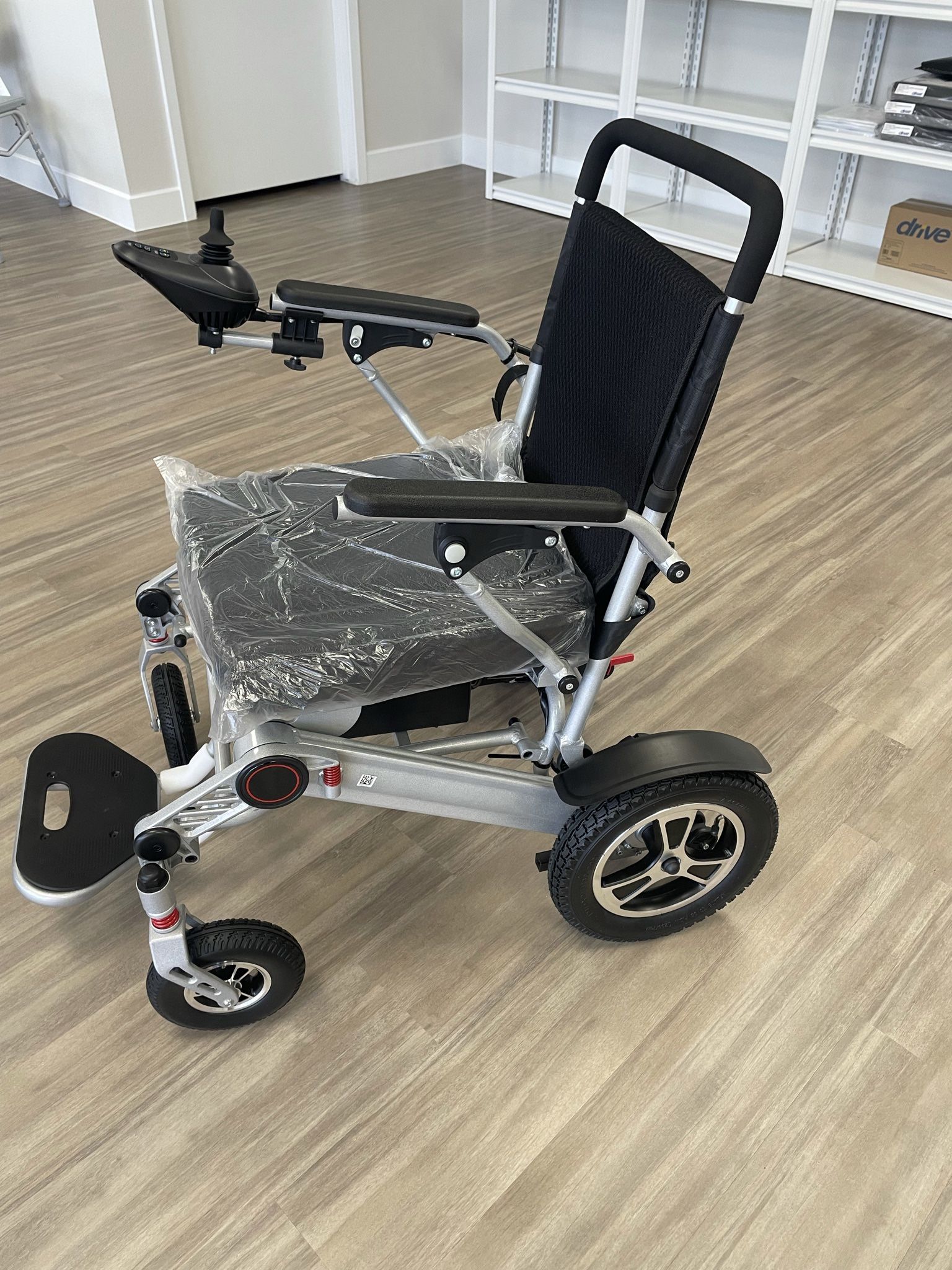 FOLDING POWER WHEELCHAIR LIGHTWEIGHT BRAND NEW