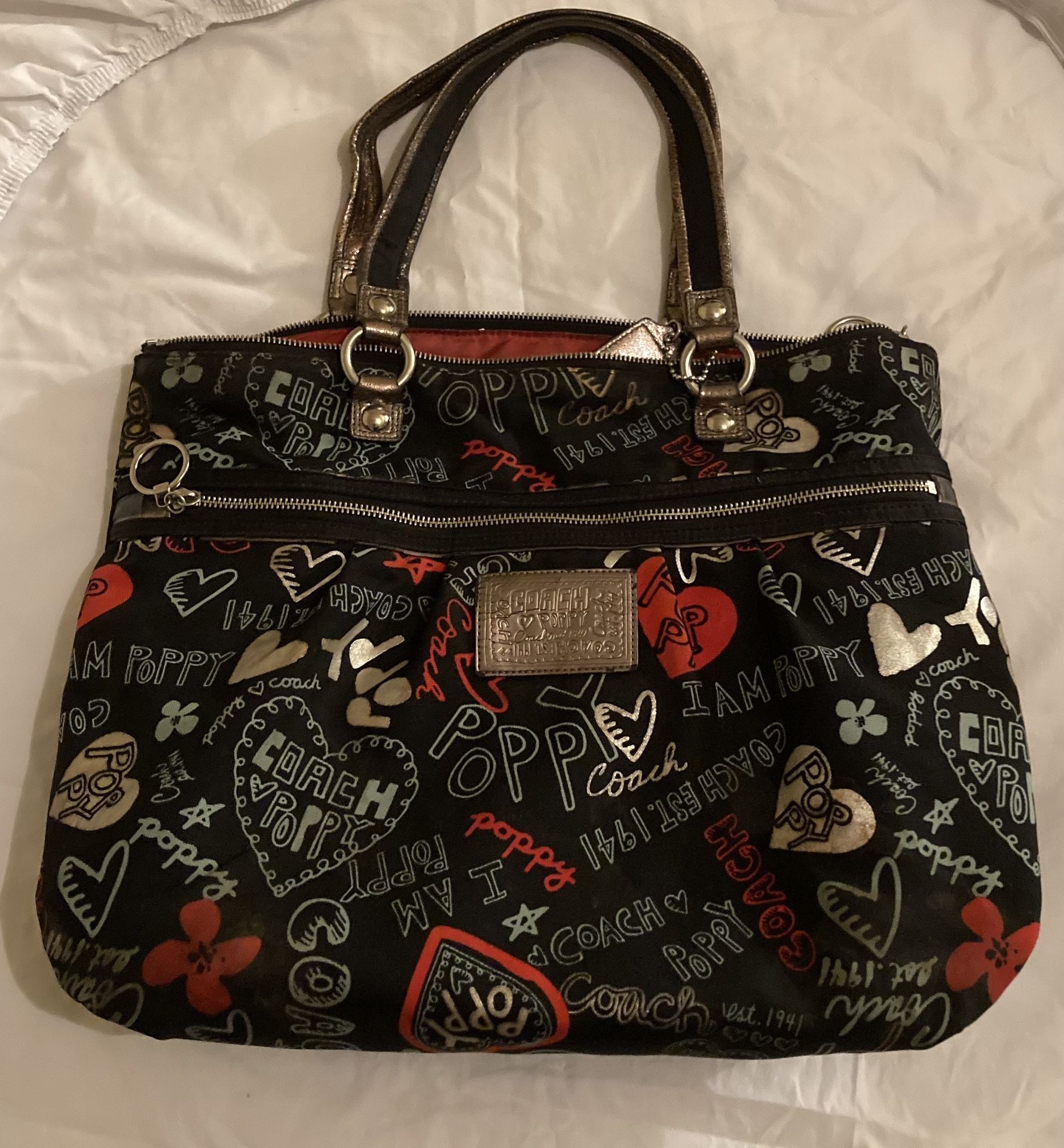 Coach poppy shop purse with hearts