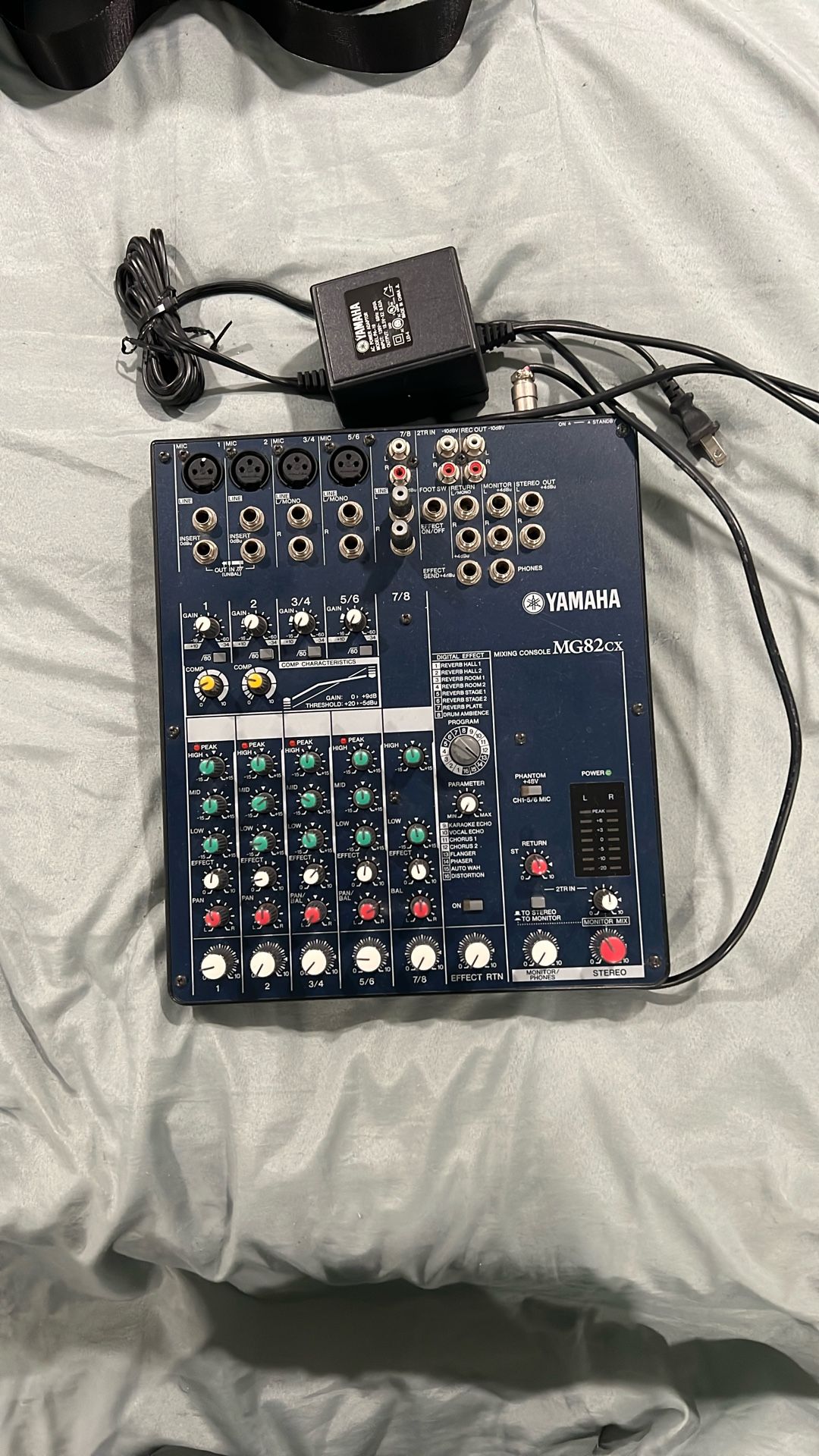 Yamaha MG82cx  Mixer