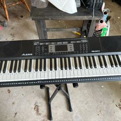 Electric Keyboard With Stand