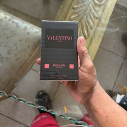 Valentino Born in ruma intense 