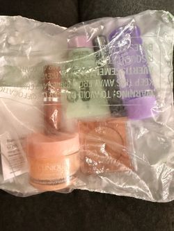 New Clinique Cosmetic Set
