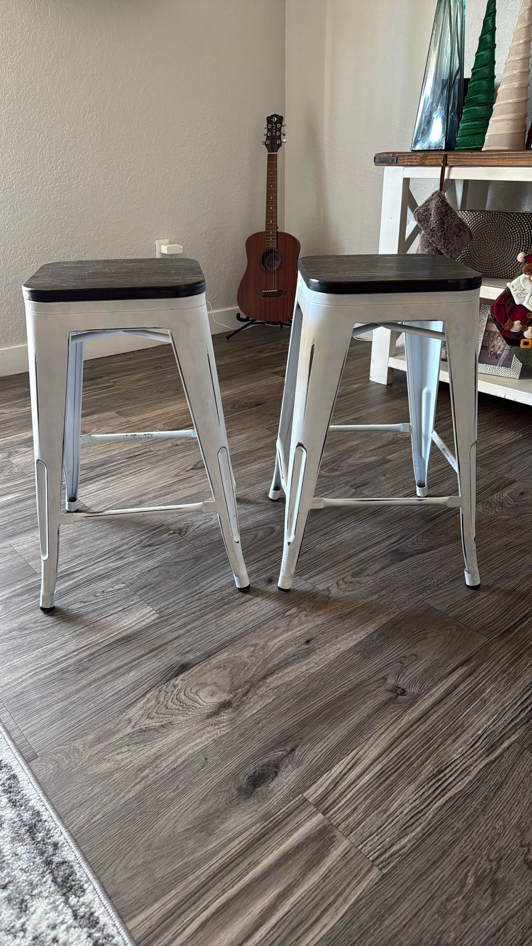 2 Bar Stools