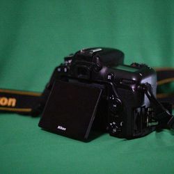 Nikon D7500 Like NEW