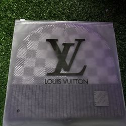 Luxury-Style Beanie – Brand New, Never Worn