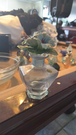 Perfume bottle