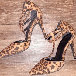 Women's Heels Size 7