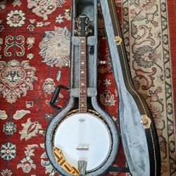 Vintage Conqueror Tenor Banjo