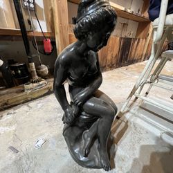 Women Statue 