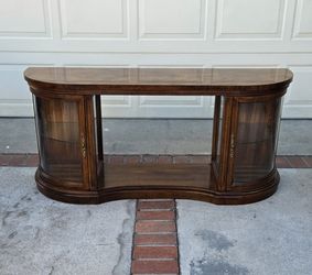 Vintage Accent table/ curio cabinet Brown Pre-owned Good Condition, Please Read The Description.
