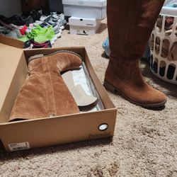 Size 9 Woman's Tall Boots