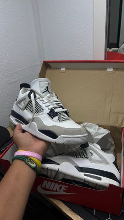 JORDAN 4 MILITARY BLACK