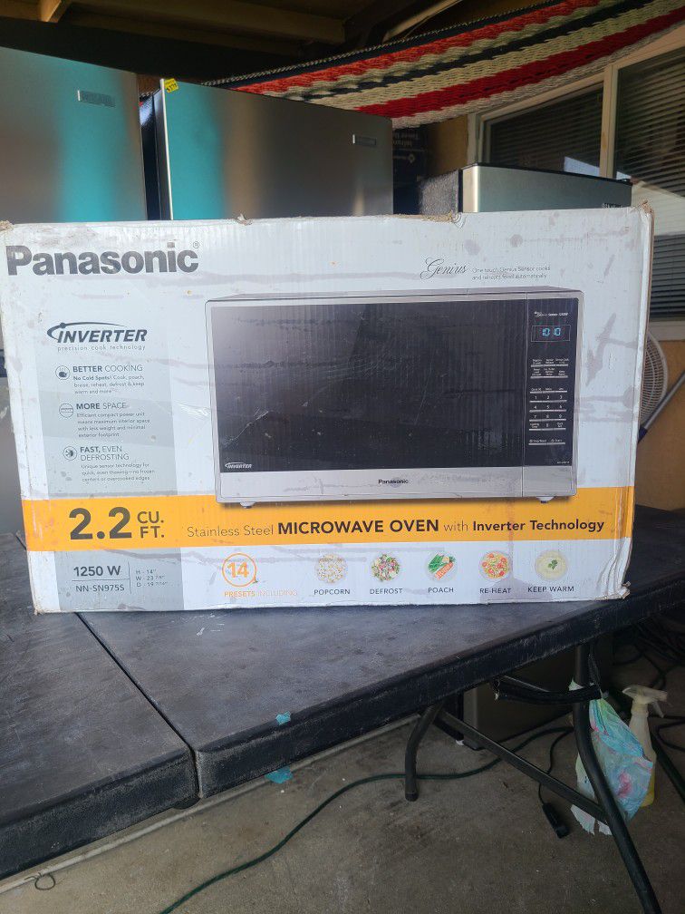 Panasonic microwave 2.2cu.ft 1250w stainless steel with inverter technology 