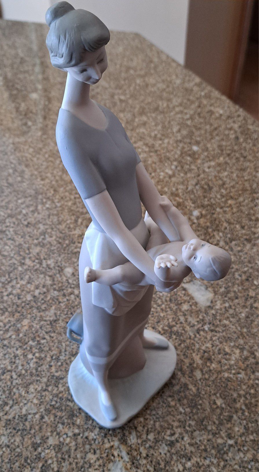 Lladro "Motherhood" Retired Figurine