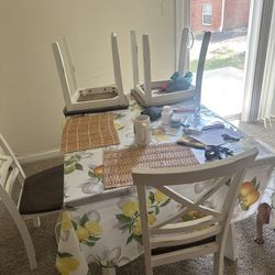 Dinning Table With 4 Chair