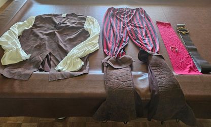 Men's Pirate Halloween Costume Set