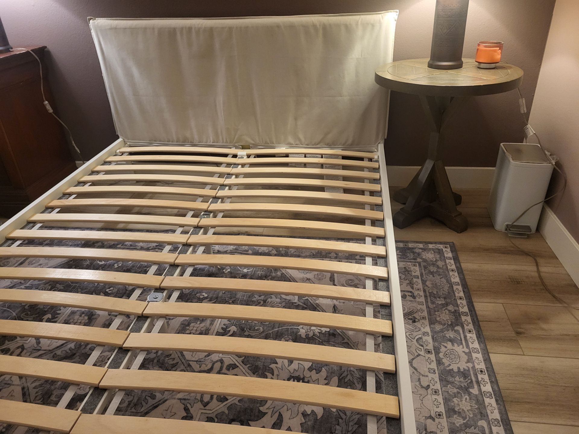 Full bed frame and matress (you pick up)