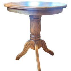 Amish Made Oak  Oval  End Side Table
