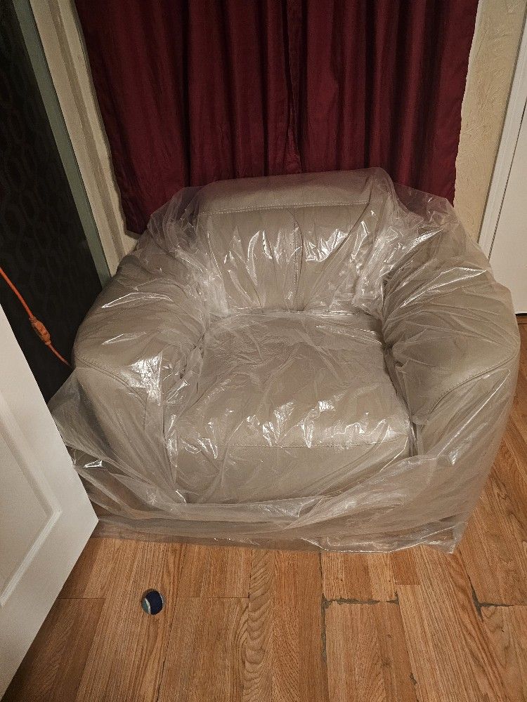 Brand NEW LexannacReclining CHAIR
