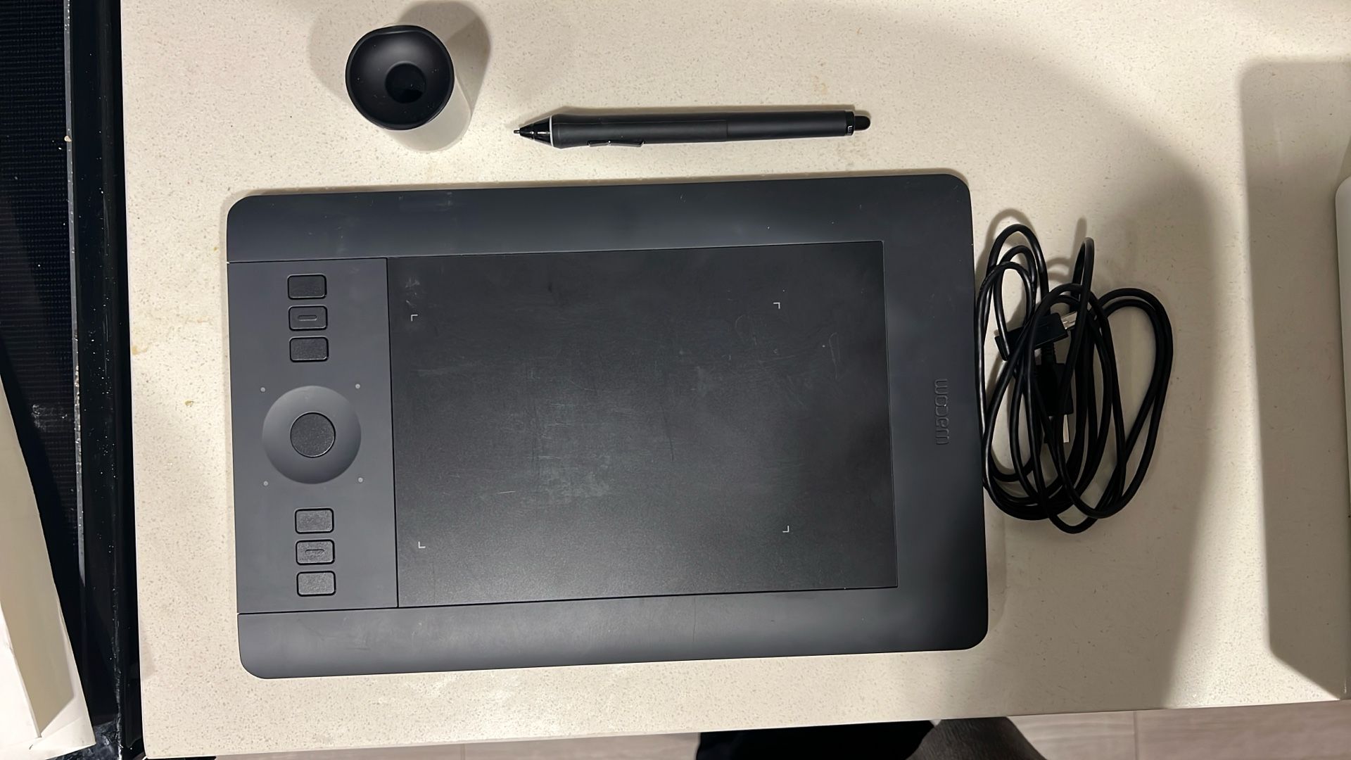 Wacom Intuos Pro Digital Graphic Drawing Tablet With Pen