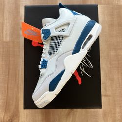 Air Jordan 4 Retro - Military Blue