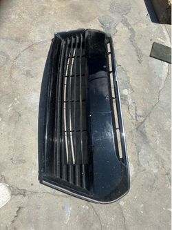 2014 16 Toyota Corolla grille