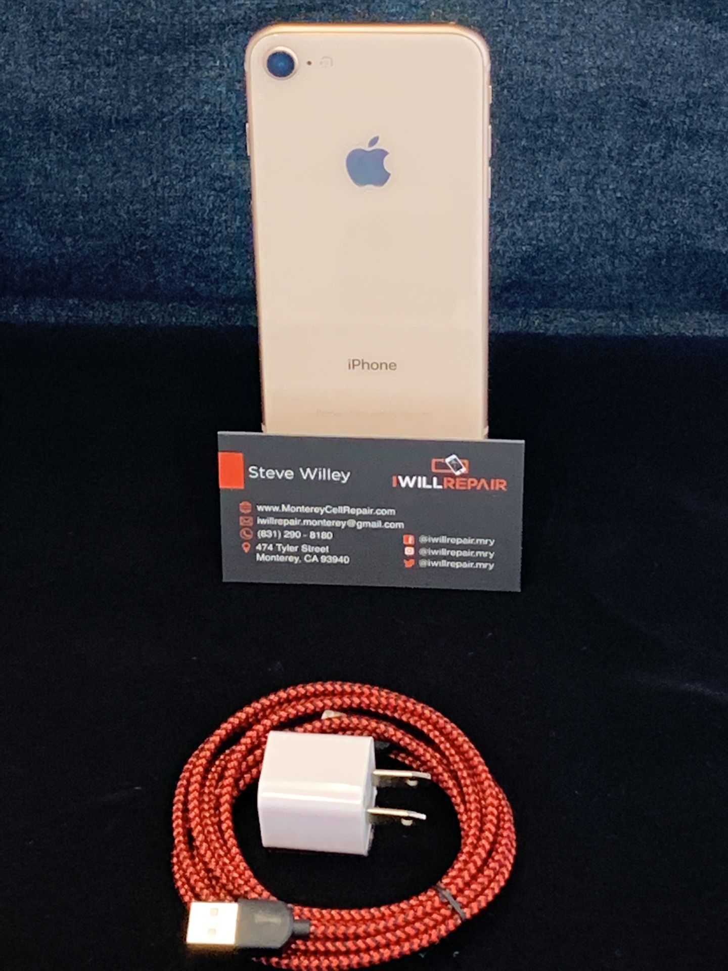 iPhone 8 64GB Gold Unlocked $220