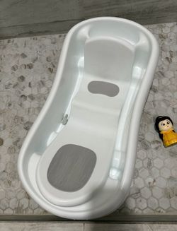 Baby bath tub