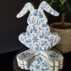 New Cute Handmade  Bunny In Excellent Condition Serious Buyers And FIRM Offers Only Riser And Topiary  Not Included 