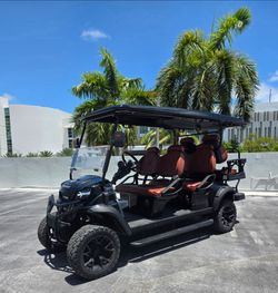 2025 Gorilla 6-Seater Lifted Black on Cogniac Leather