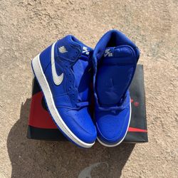 Royal Jordan 1s Size 7y