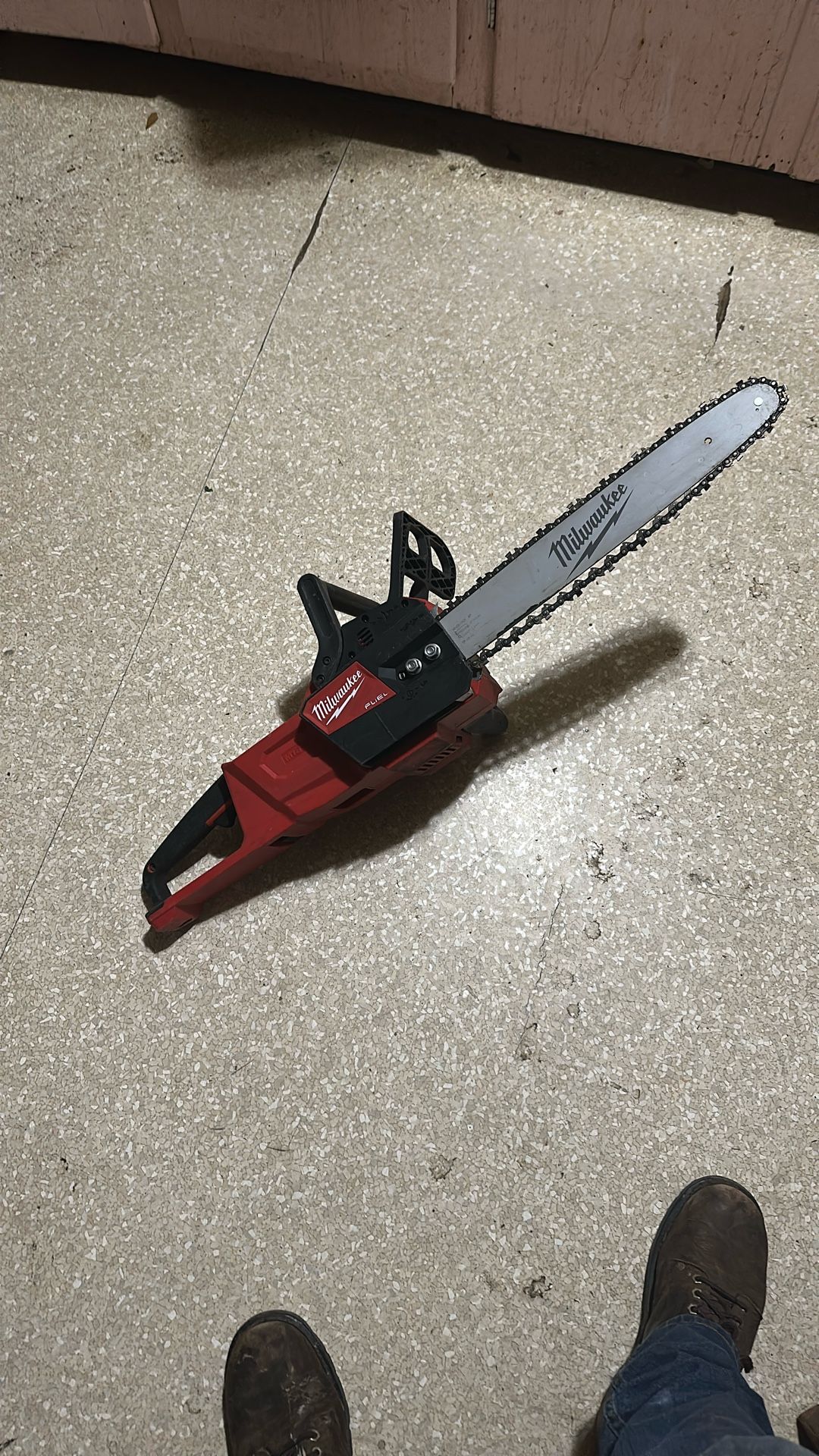 Milwaukee Fuel 18 Inch Chainsaw