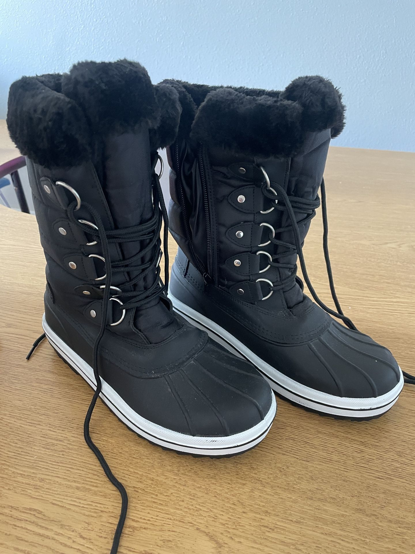 NWOT Black Snow boots /waterproof/insulated